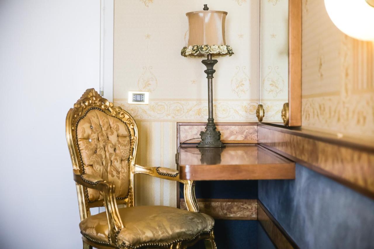 Hotel Villa Pigalle Tezze sul Brenta Екстер'єр фото