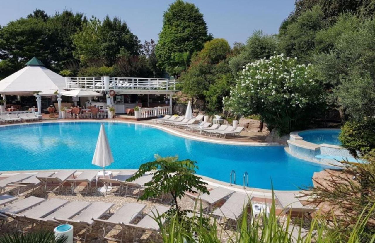 Hotel Villa Pigalle Tezze sul Brenta Екстер'єр фото
