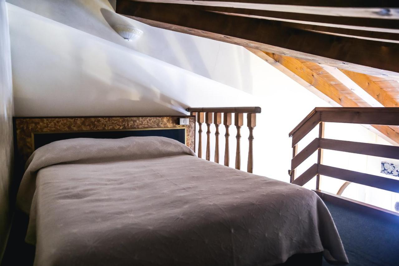 Hotel Villa Pigalle Tezze sul Brenta Екстер'єр фото