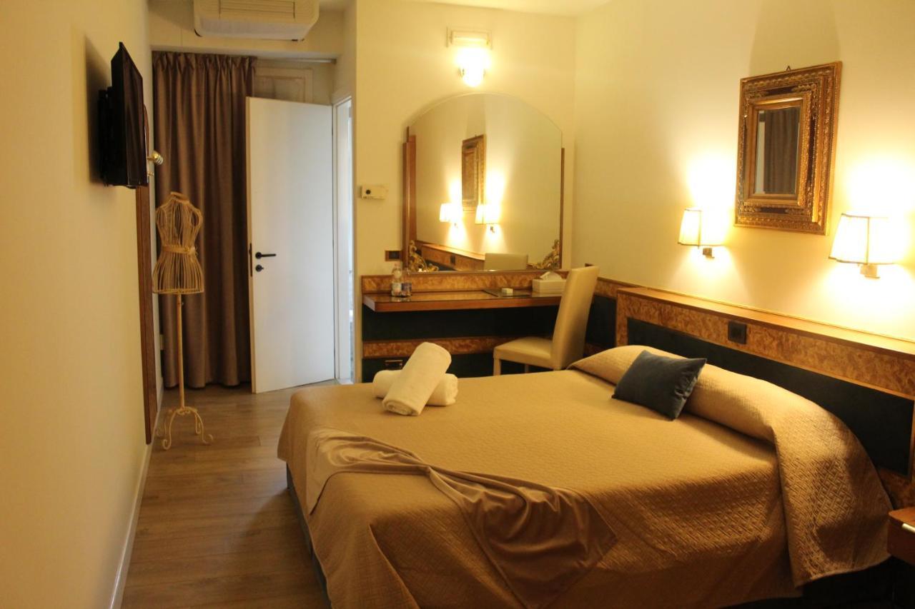 Hotel Villa Pigalle Tezze sul Brenta Екстер'єр фото