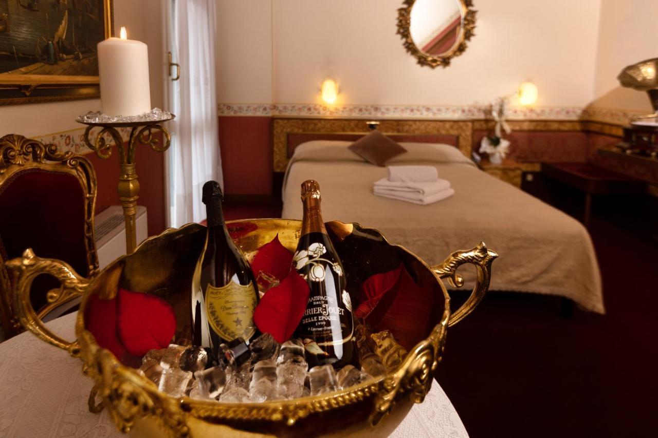 Hotel Villa Pigalle Tezze sul Brenta Екстер'єр фото