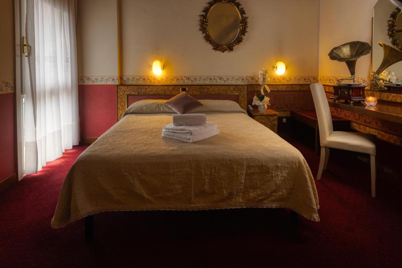 Hotel Villa Pigalle Tezze sul Brenta Екстер'єр фото